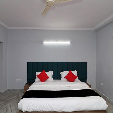 Super Capital O Esscon House Near Payal Cinema Ξενοδοχείο Γκουργκάον Εξωτερικό φωτογραφία