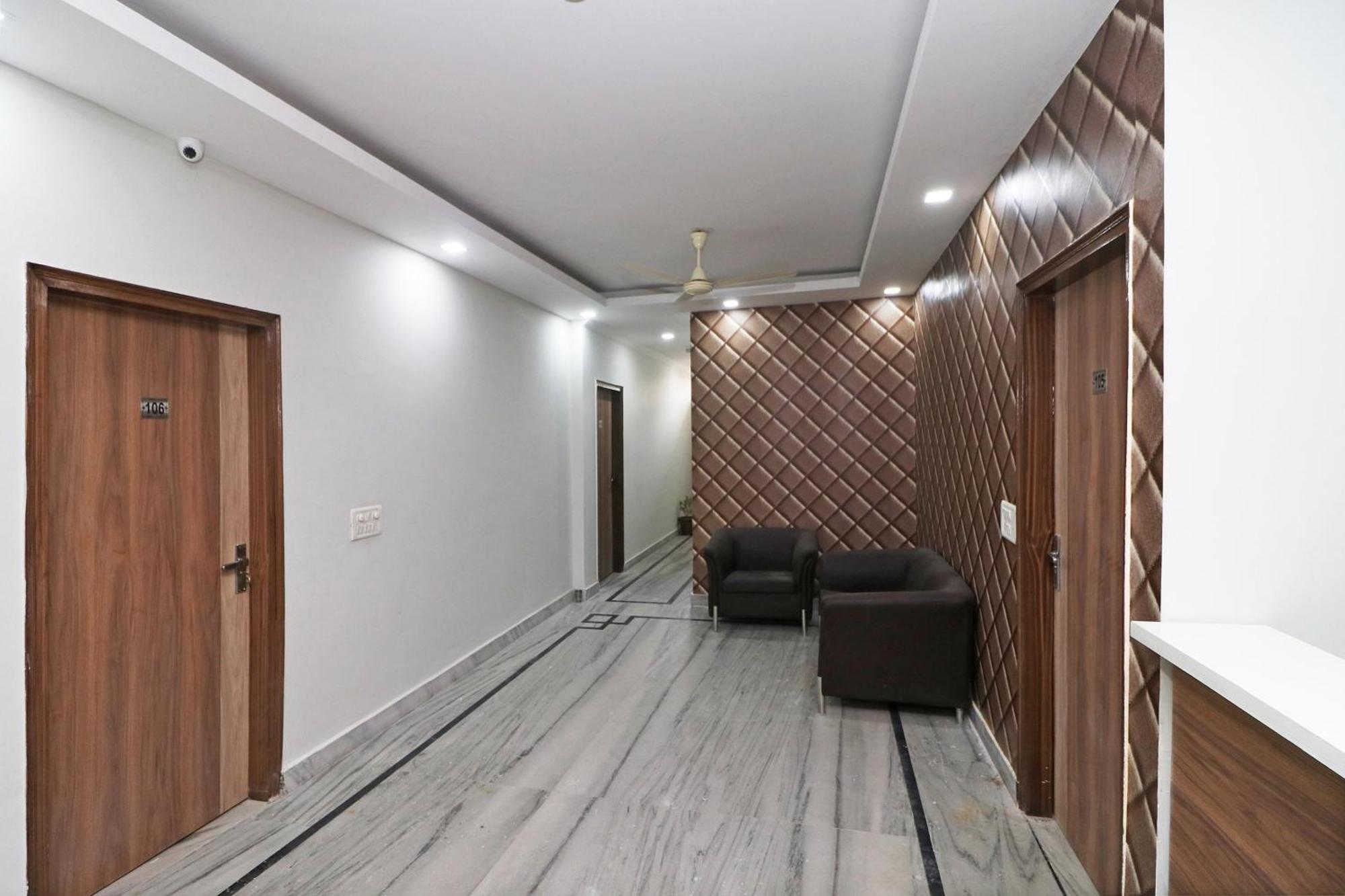 Super Capital O Esscon House Near Payal Cinema Ξενοδοχείο Γκουργκάον Εξωτερικό φωτογραφία