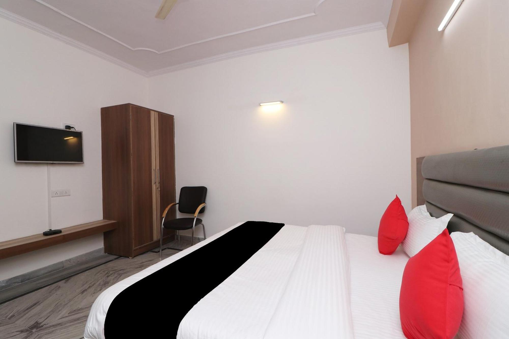 Super Capital O Esscon House Near Payal Cinema Ξενοδοχείο Γκουργκάον Εξωτερικό φωτογραφία